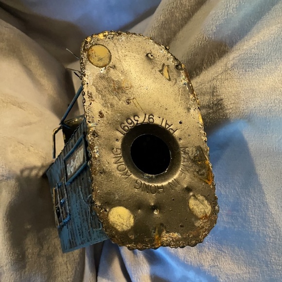 Tin Detailed “Bank” (needs a stopper) Very Cool Vintage - Picture 6 of 6